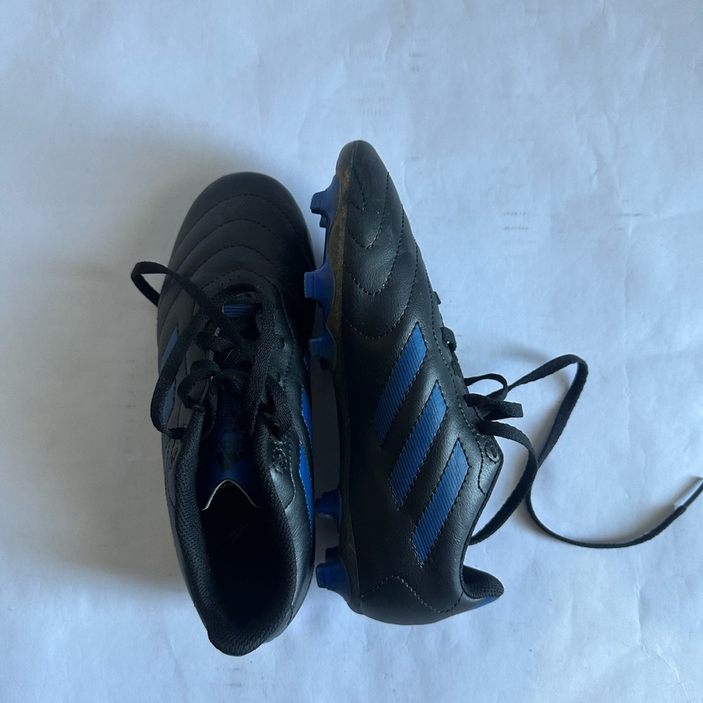 Adidas Boy’s Black and Blue Soccer Shoes - Picture 7 of 8